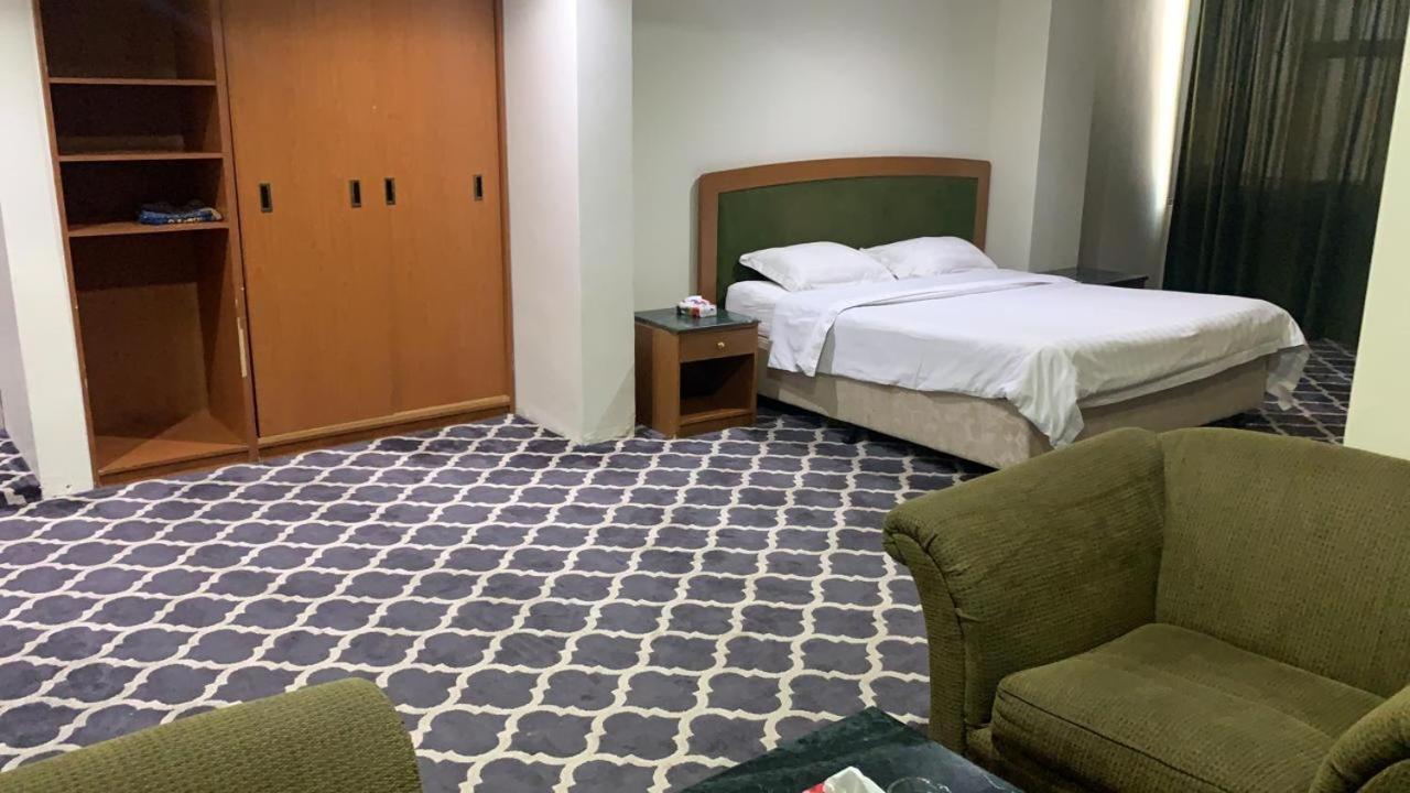 Al Aziziyah Hotel&suites Hamisz-Musait Kültér fotó