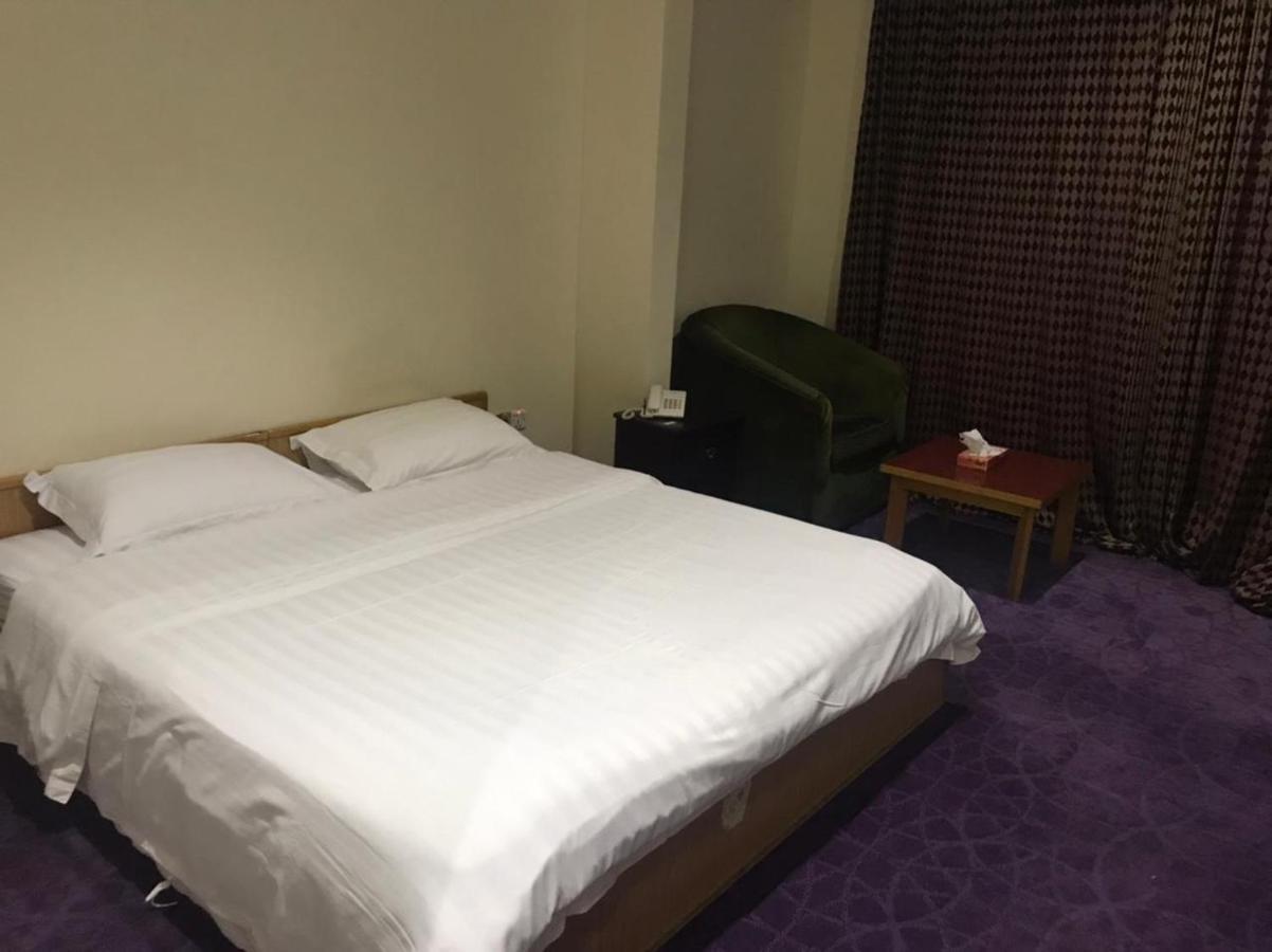 Al Aziziyah Hotel&suites Hamisz-Musait Kültér fotó