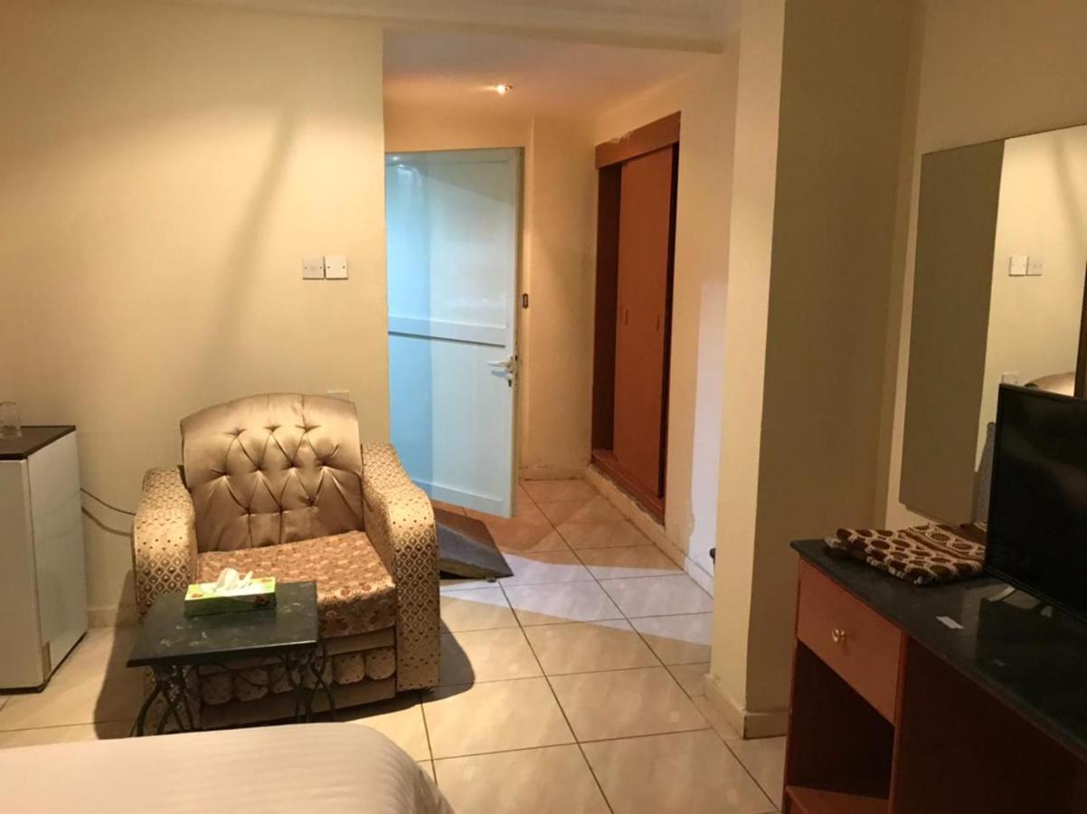 Al Aziziyah Hotel&suites Hamisz-Musait Kültér fotó