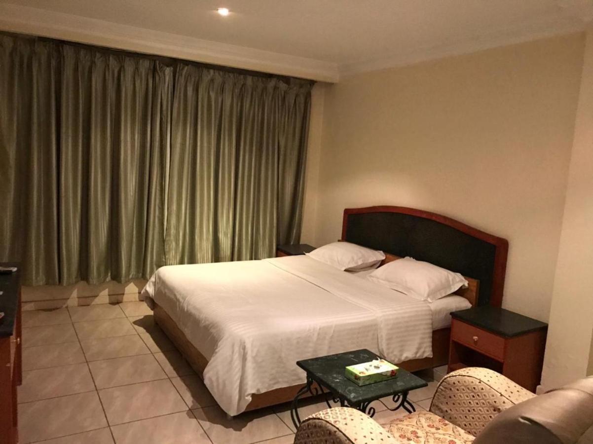 Al Aziziyah Hotel&suites Hamisz-Musait Kültér fotó