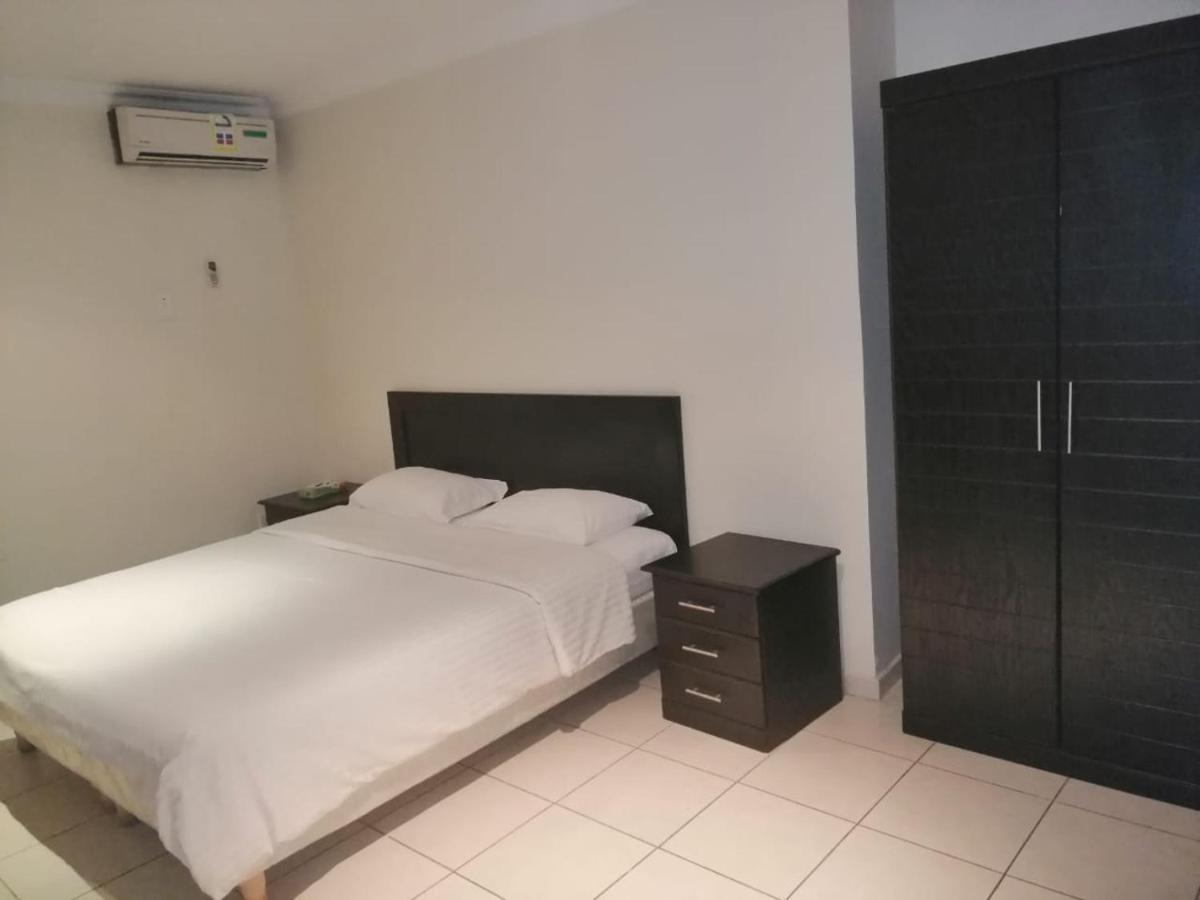 Al Aziziyah Hotel&suites Hamisz-Musait Kültér fotó